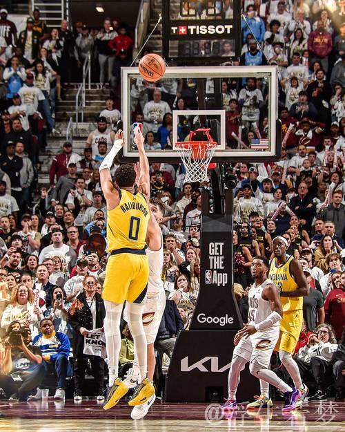 哈利伯顿关键一击引领NBA本周精彩瞬间 哈利伯顿关键一击引领NBA本周精彩瞬间